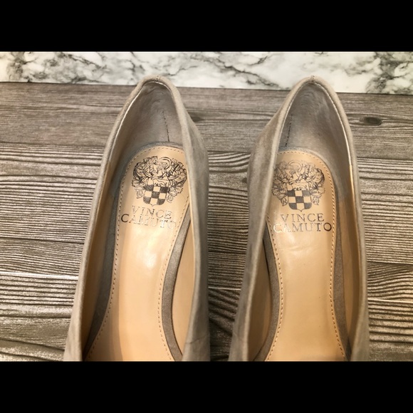 Vince Camuto Taupe Heels - Picture 5 of 6